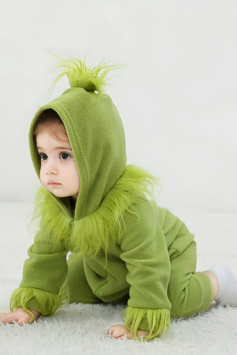 Zielony kombinezon-potwork dla dzieci – z puszystym kapturem i detalami